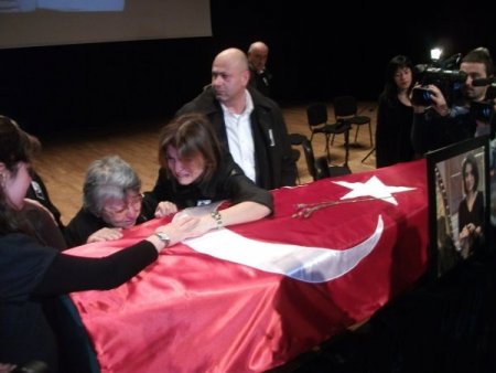 Arp Sanatçısı Ceren Necipoğlu İçin Öğretmenler Gününde Tören