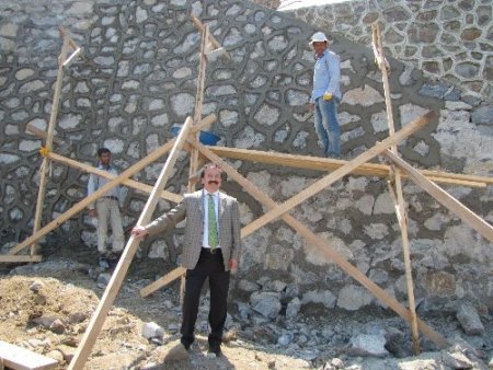 Arpacıoğlu: Göçmelere karşı güvenlik için taş duvar örüyoruz