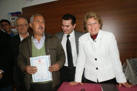 Arsa köylüleri 60 yıl sonra tapu sevinci yaşadı