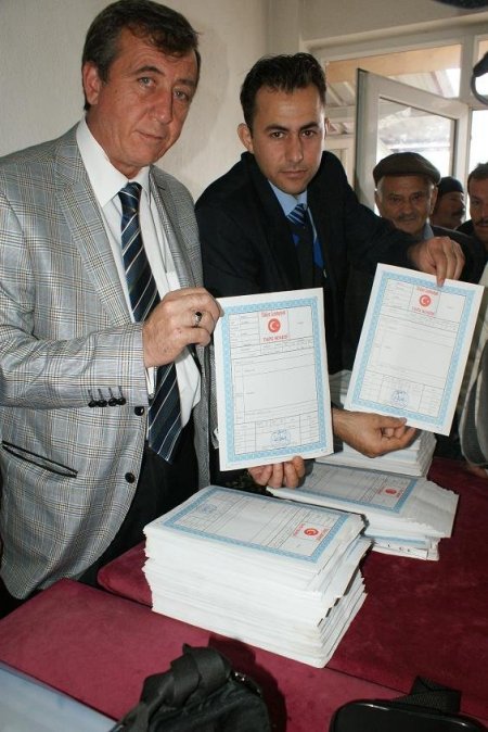 Arsa köylüleri 60 yıl sonra tapu sevinci yaşadı