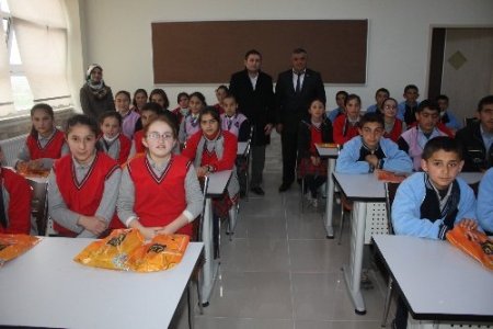 Artova YİBO, kardeş okul İpek Koleji'ni ziyaret etti