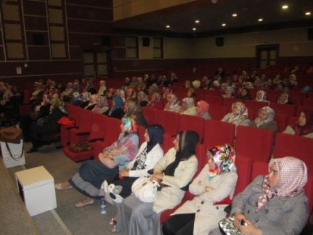 Artvin Müftülüğü'nden 'Aile ve Onuru' konulu panel