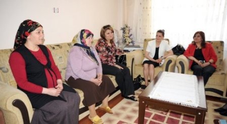 Artvin Valiliği yetkilileri, şehit ve gazi ailelerini ziyaret ediyor