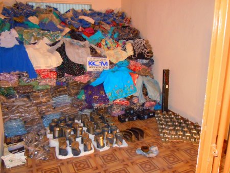 Artvin'de yabancı şahısta kaçak tekstil mazemesi ele geçirildi