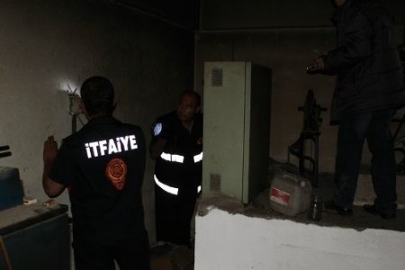 Asansörde mahsur kalan dört öğrenci birbirini suçladı