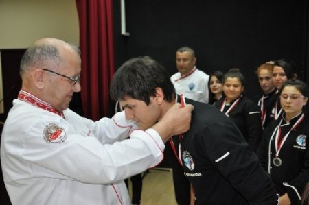 Aşçılık yarışmasında dereceye girenler, madalya ile ödüllendirildi