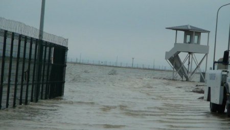 Asi Nehri Taşınca Havaalanı Sular Altında Kaldı