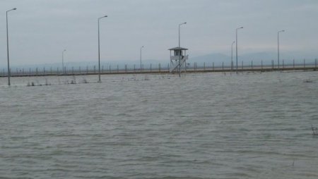 Asi Nehri Taşınca Havaalanı Sular Altında Kaldı