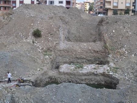 Asi Nehri Üzerinde Yeni Yaya Köprüsü Yaptırılıyor