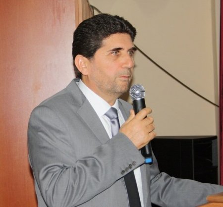 Aşıklar, 28 Şubat’ı sazları ile taşladı