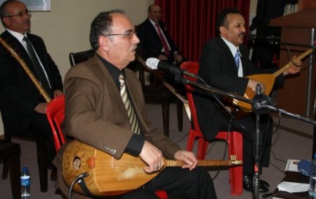 Aşıklar, 28 Şubat’ı sazları ile taşladı