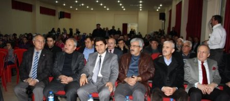 Aşıklar, 28 Şubat’ı sazları ile taşladı