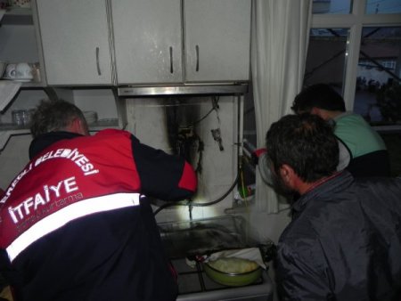 Aşırı elektrik yüklenmesi, yangına neden oldu