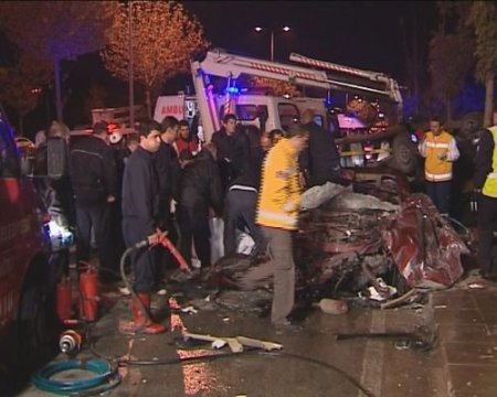 Aşırı Hız Bir Aileyi Yok Etti: 5 Ölü