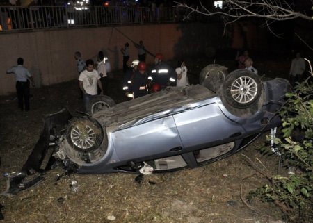 Aşırı Hız Ölüm Getirdi: 1 Ölü, 3 Yaralı