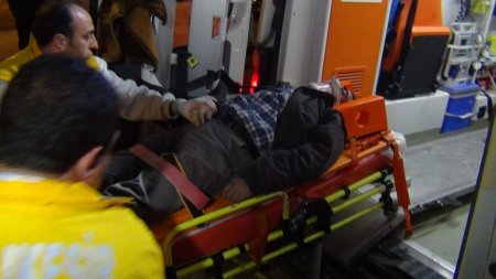 Aşırı hızlı otomobil fırına daldı