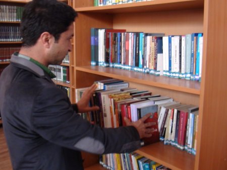 Asırlık binlerce kitap, mikroorganizmalardan arındırılıyor