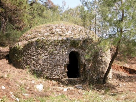Asırlık Su Sarnıçları Zamana Meydan Okuyor