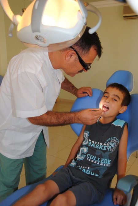 Asitli Ve Gazlı İçecekler Çocukların Süt Dişlerini Eritiyor