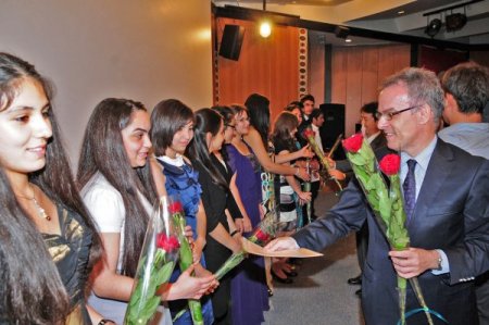 Aşkabat Anadolu Lisesi Öğrencilerinden Şiir Ziyafeti