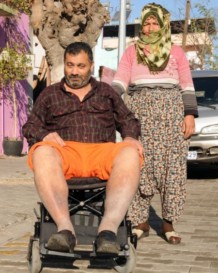 Askerde falakaya yatırılarak dövülen Özen, 28 yıldır yürüyemiyor (Özel)