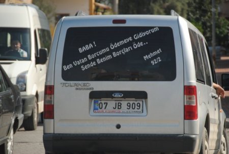 Askere giden Mehmet, babasının borçlarını ödemesi için ilginç yol denedi