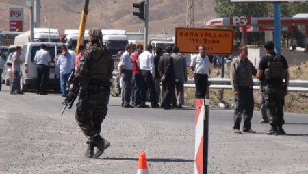 Askeri konvoy patlamadan son anda kurtuldu