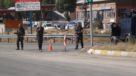 Askeri konvoy patlamadan son anda kurtuldu