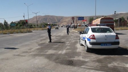 Askeri konvoy patlamadan son anda kurtuldu