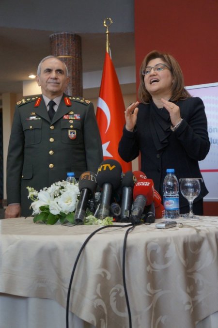 Askerler, kadına şiddet konusunda 16 saatlik eğitime alınacak