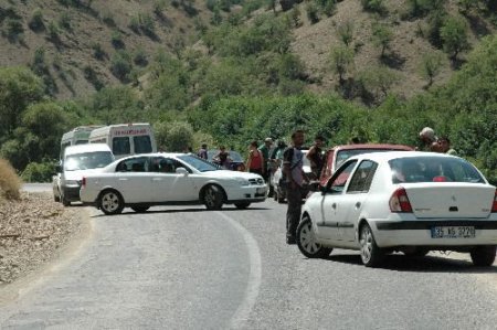 Askerlerin Geçişi Sırasında Uzaktan Kumandalı Bomba Patlatıldı