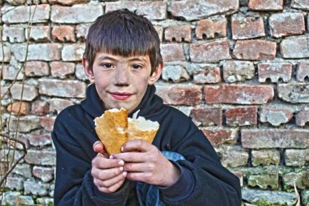 'Askıda Ekmek' geleneği ile belediyeler sosyal yaraya merhem oluyor