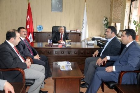 Asrın güreşçisi’nden Batman Üniversitesine ziyaret