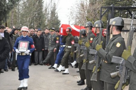Astım Bronşite Yenilen Asker Son Yolculuğuna Uğurlandı