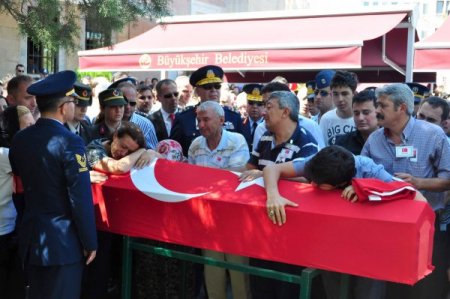Astsubay Baba, En Zor Selamını Şehit Oğlu İçin Verdi