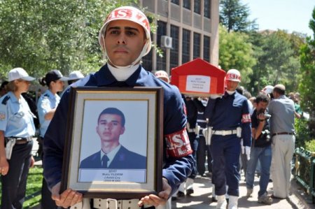 Astsubay Baba, En Zor Selamını Şehit Oğlu İçin Verdi
