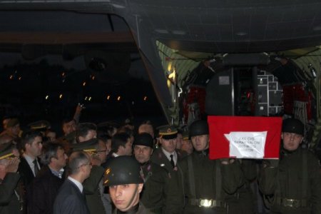 Astsubay Kıdemli Çavuş Erkan Yalçın'ın naaşı, memleketi Bartın'a getirildi