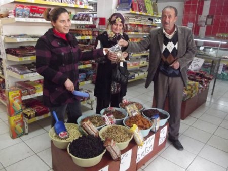 Aşure malzemeleri tezgahlardaki yerini aldı