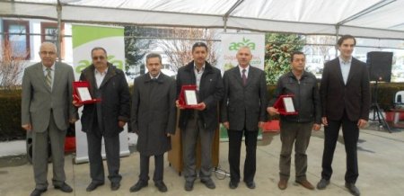 Asya, en çok elma aldığı çiftçileri ödüllendirdi