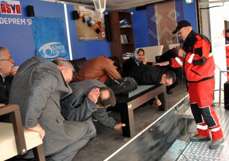 Asya Arama Kurtarma deprem simülatör TIR’ı Manisa'da