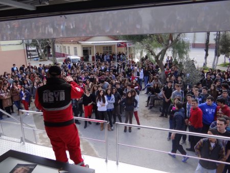 Asya Mobil Deprem Simülatörü İzmir'de öğrencilere eğitim verdi