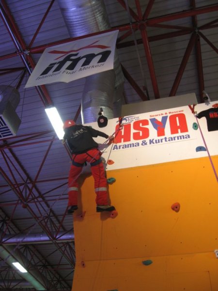 ASYA'nın kurtarma timi göz doldurdu