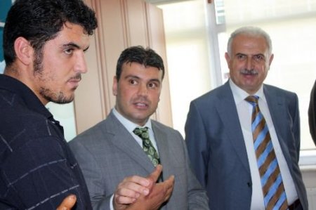 At Tarafından El Baş Parmağı Koparılan Hastaya Ayak Parmağından Nakil Yapıldı