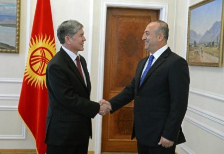 Atambayev, Çavuşoğlu’nu kabul etti