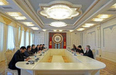 Atambayev, Vendi Şerman’ı kabul etti