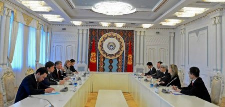 Atambayev: Japonya ile ilişkimizi geliştirmek istiyoruz