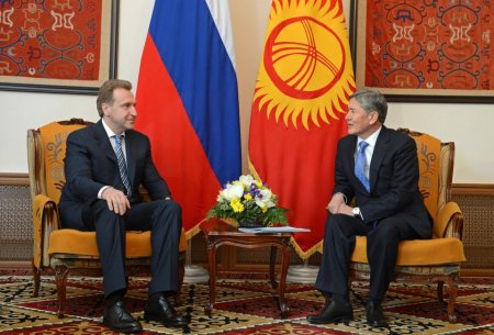 Atambayev Rusya Başbakan Yardımcısı Şuvalov’u kabul etti