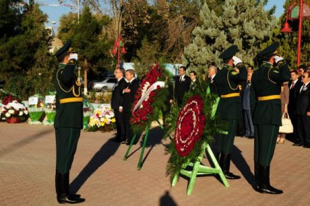 Atatürk, ata vatan Türkmenistan'da anıldı