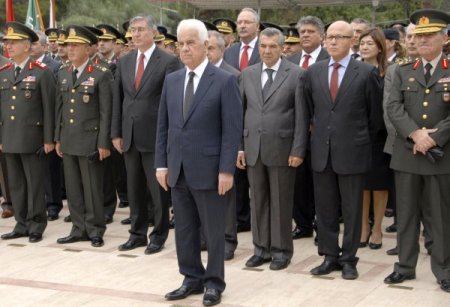 Atatürk, KKTC'de de törenle anıldı