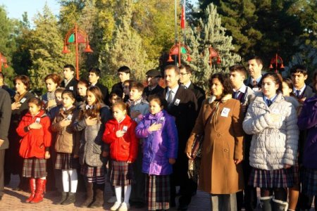 Atatürk, Ölüm Yıl Dönümünde Türkmenistan'da Anıldı